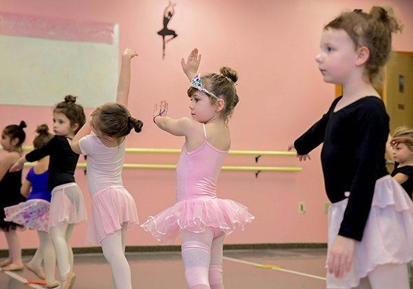 Little girls at ballet dance lessons at Starr Studios Salem School of Dance